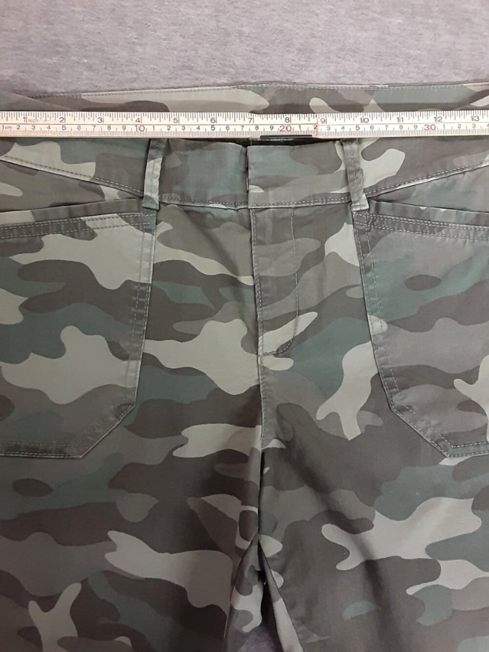 Old Navy Pixie Women's Size 6 Green Camo Mid Rise Pants 96% Cotton Pockets - Picture 8 of 11